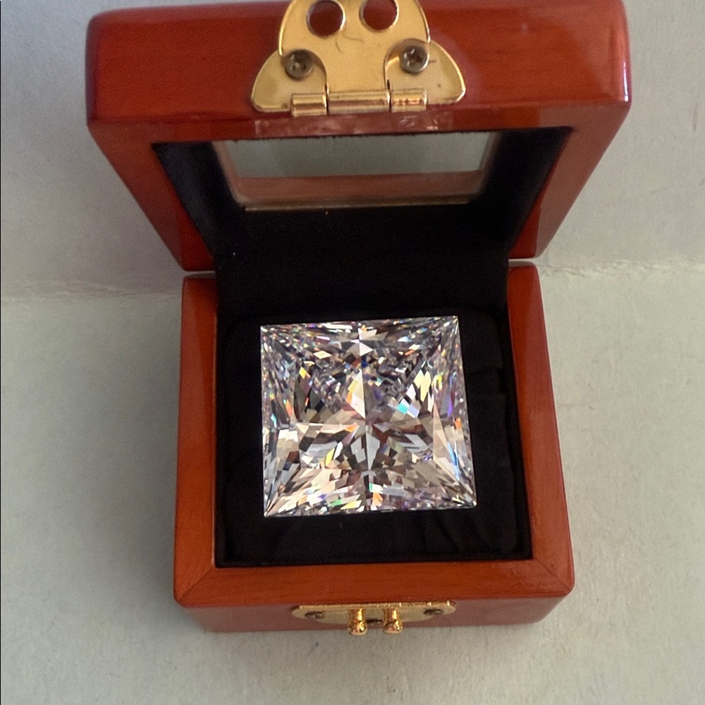 Dominique Radiant Crystal Display in Rich Wooden Case